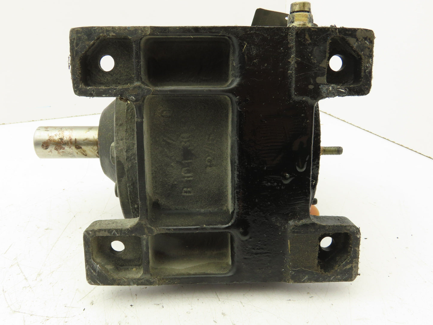 Sew Eurodrive R40DT90L4 Inline Gearbox 3.98:1 Reducer 432 RPM IEC 90L Foot Mount