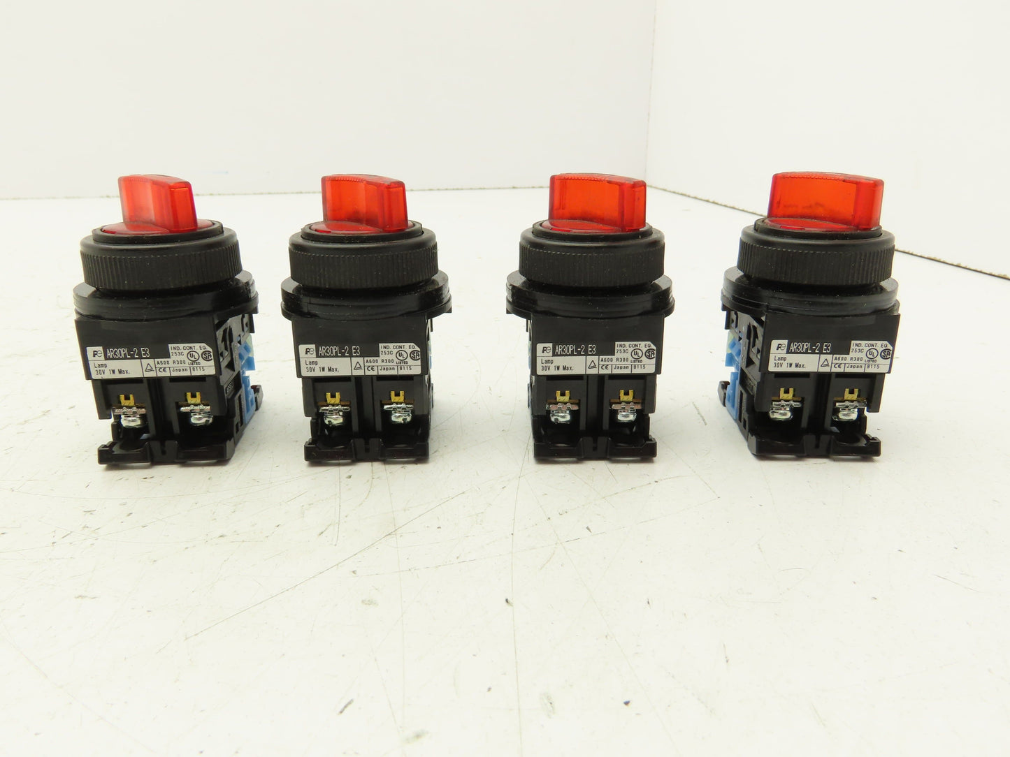 Fuji Electric Red Illuminated 2-Position Switch 30mm 600V 10A 30v Bulb Lot of 4