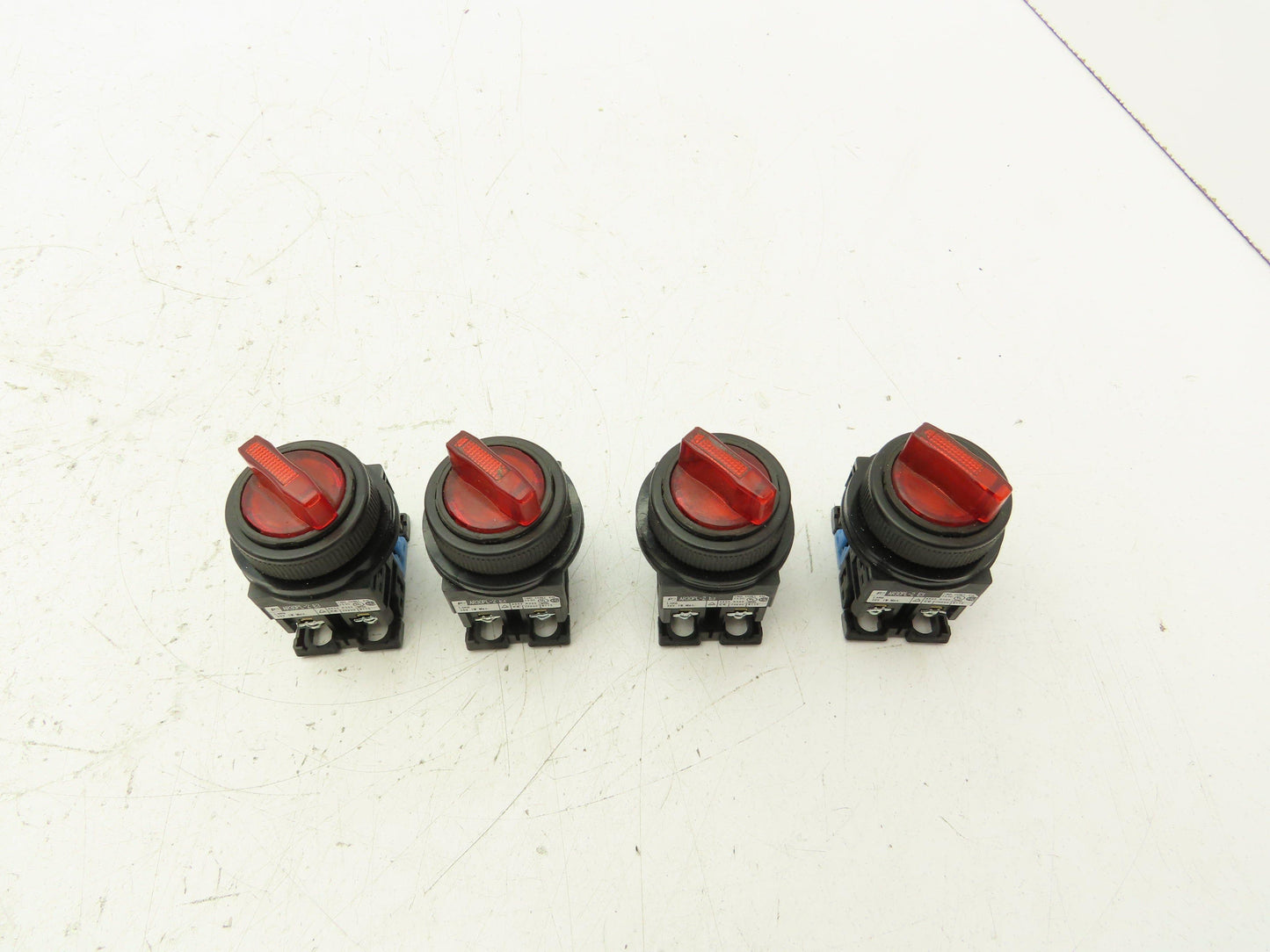 Fuji Electric Red Illuminated 2-Position Switch 30mm 600V 10A 30v Bulb Lot of 4