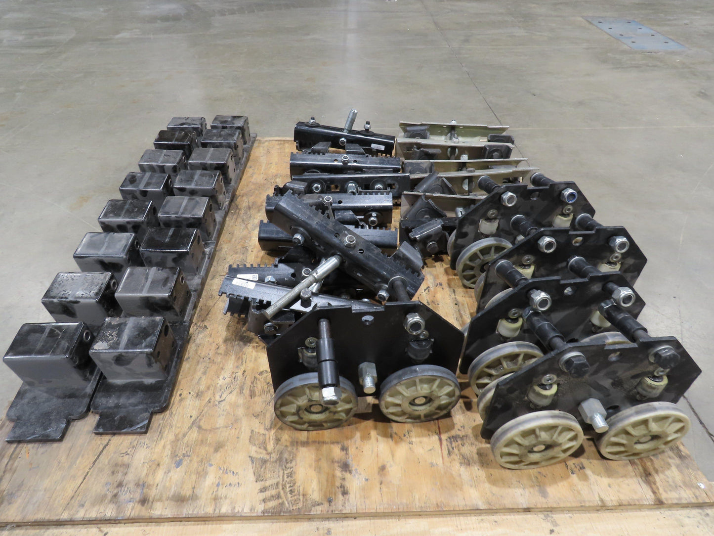 Knight RAD7500 1/2 Ton Aluminum Bridge Crane Suspension Rail System 100' Runway