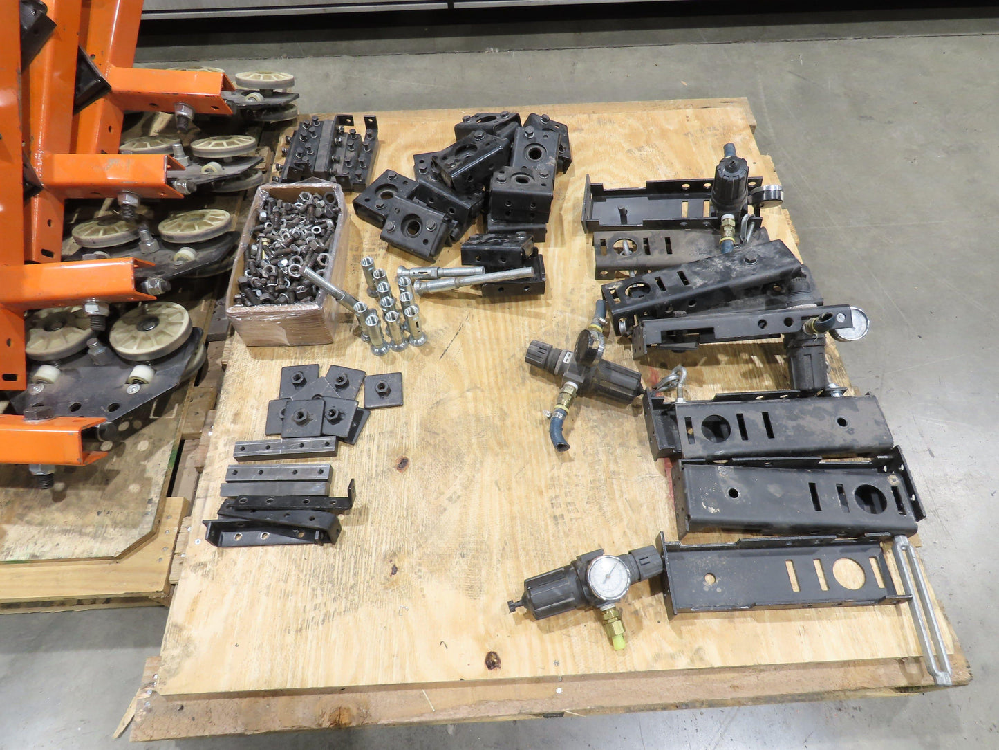 Knight RAD7500 1/2 Ton Aluminum Bridge Crane Suspension Rail System 100' Runway