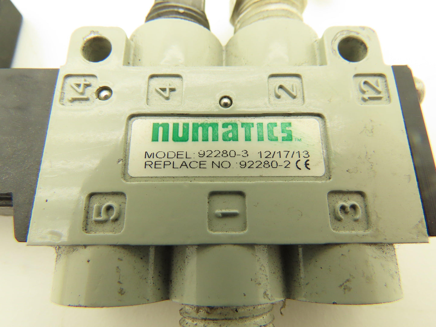 Numatics 922803 Quick Acting 4-Way Valve 2-Pos 1/4"NPTF 40-100 PSI