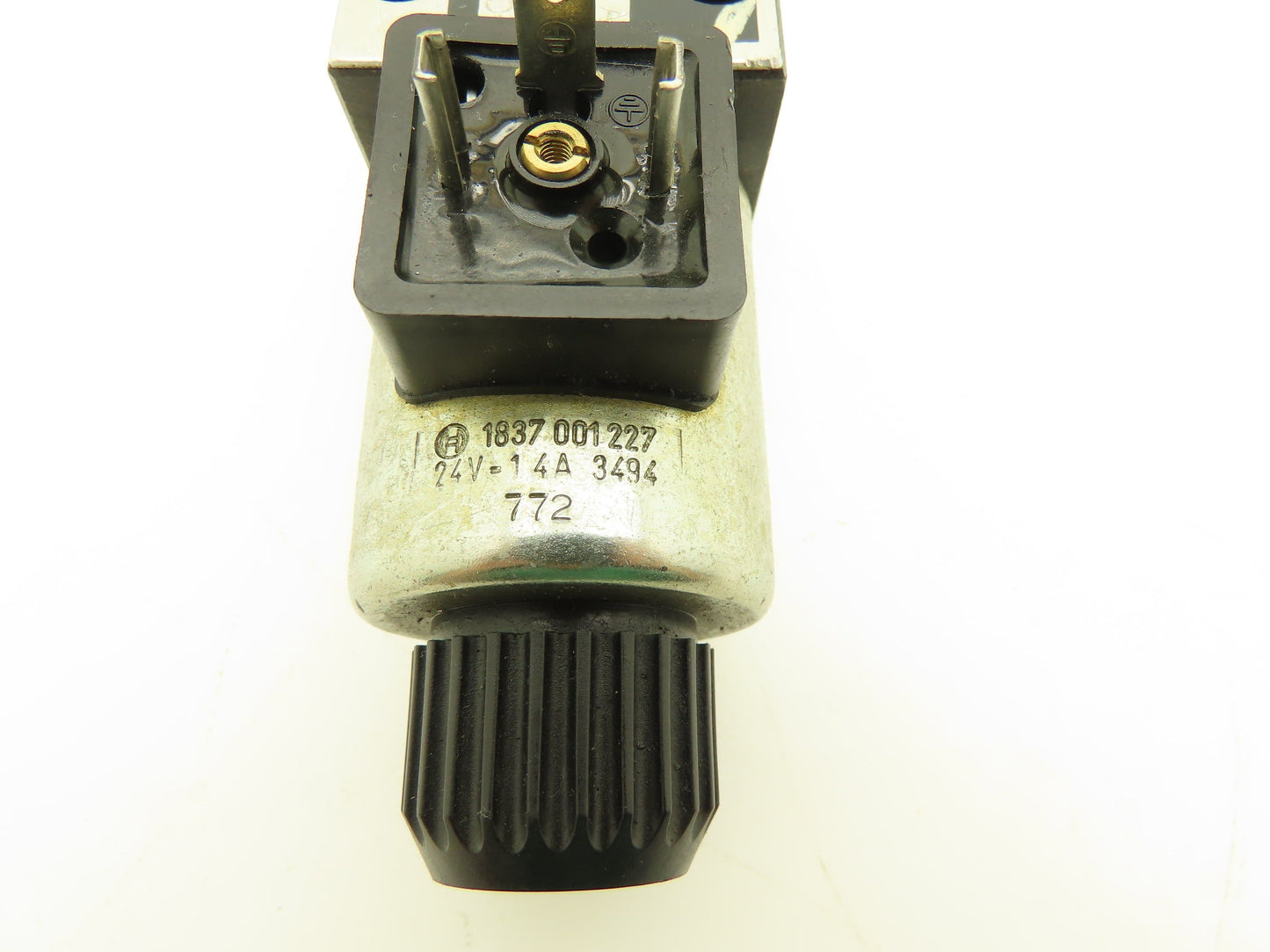 Bosch Hydraulic Solenoid Valve 24VDC 1.4A 4600 PSI