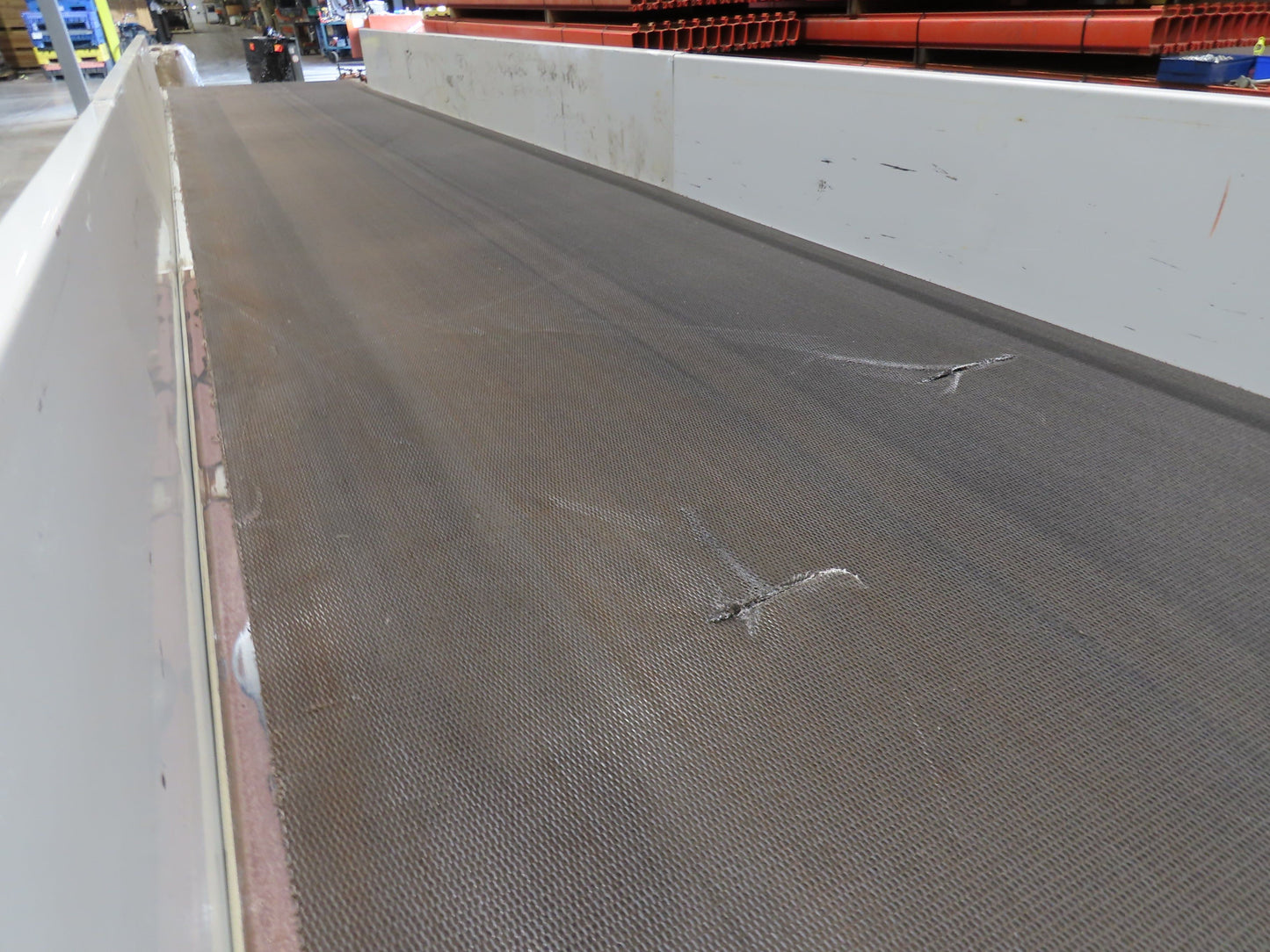 Hytrol 43"x 99' 5" Slider Bed Conveyor Parcel Belt 2Hp 460V Center Drive 118 FPM