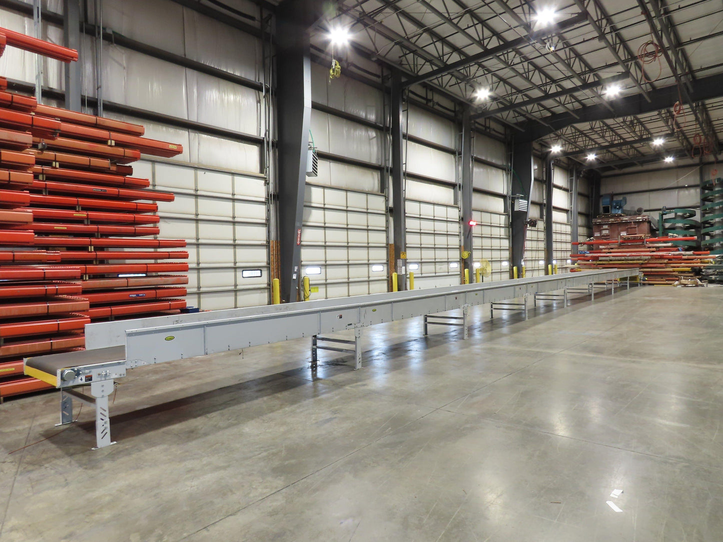 Hytrol 43"x 99' 5" Slider Bed Conveyor Parcel Belt 2Hp 460V Center Drive 118 FPM