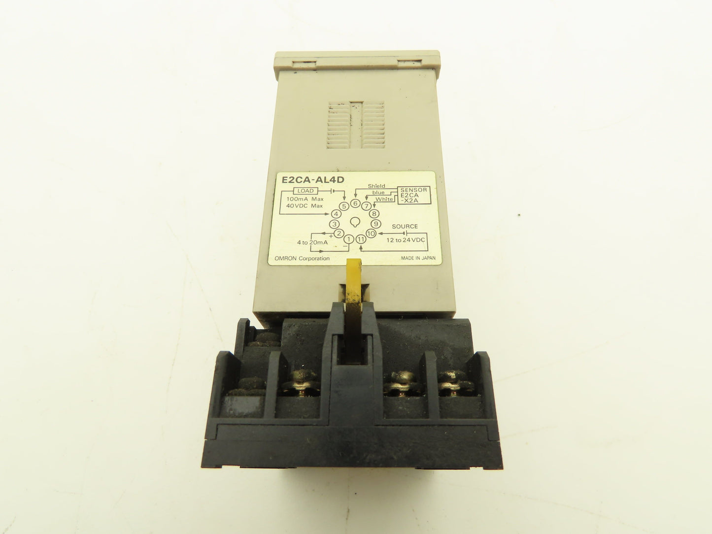 Omron E2CA-AL4D Proximity Sensor Amplifier Socket Base