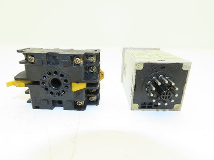 Omron E2CA-AL4D Proximity Sensor Amplifier Socket Base