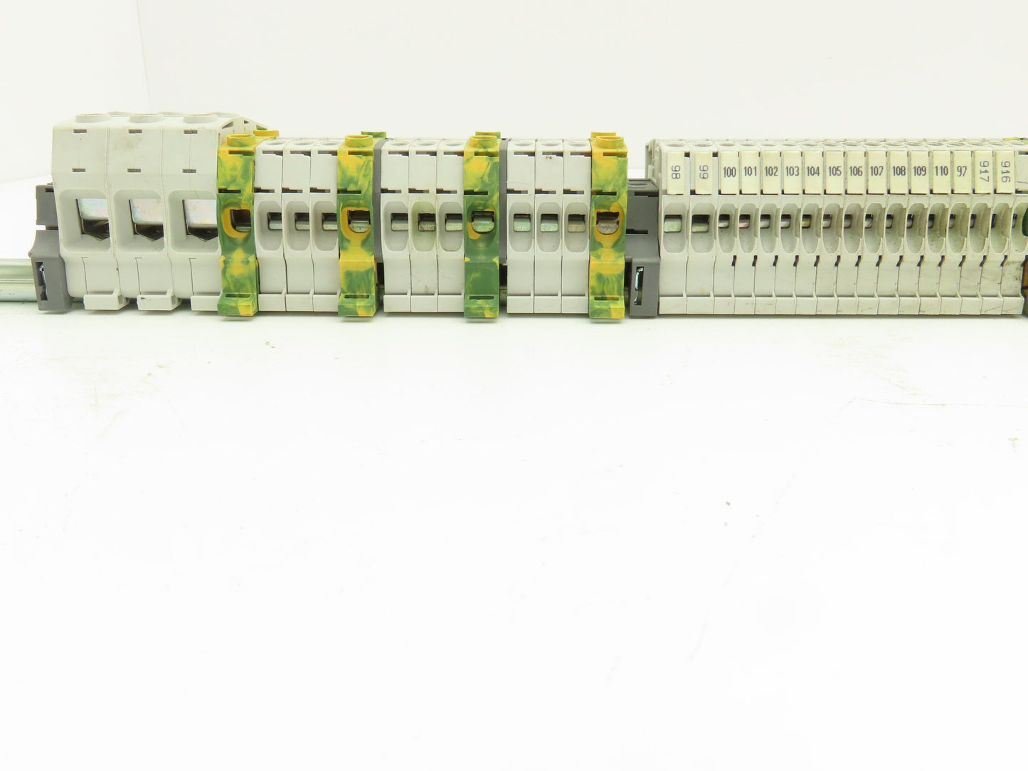 ABB Entrelec Mixed Size Terminal DIN Rail 2-Pole Lot of 117