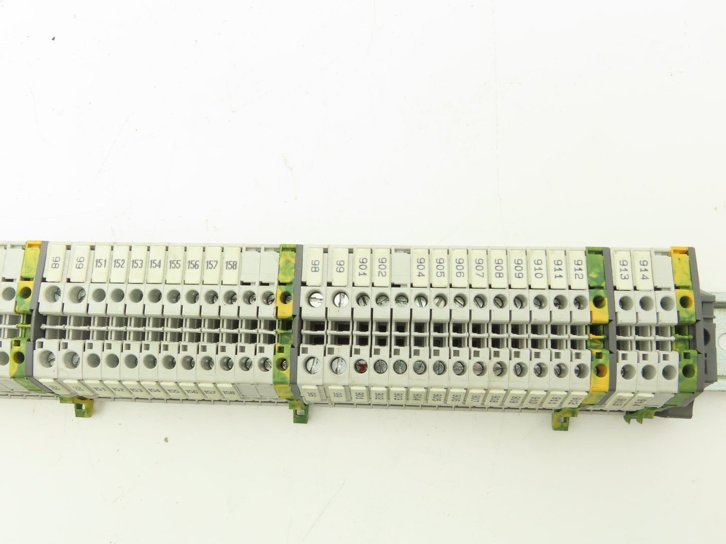 ABB Entrelec Mixed Size Terminal DIN Rail 2-Pole Lot of 117