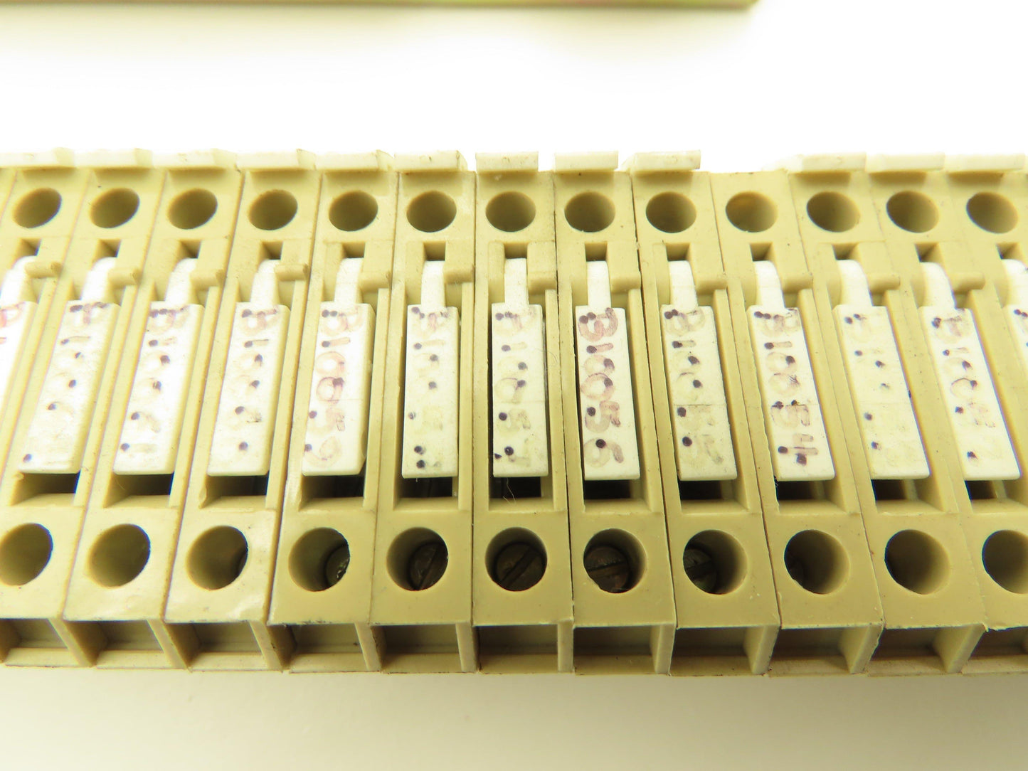 Klippon SAK R 10A Fuse Holders DIN Rails Lot of 383