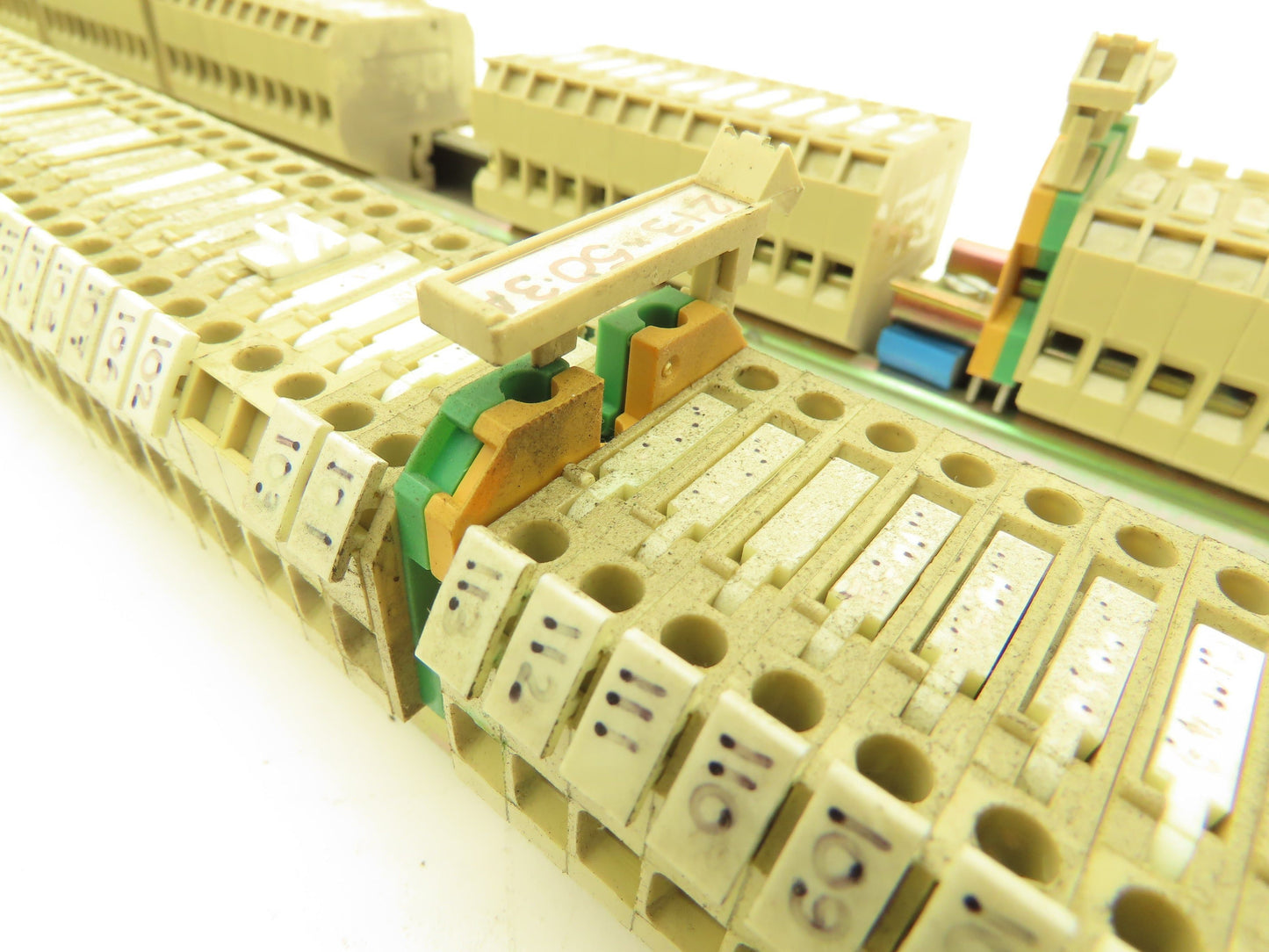 Klippon SAK R 10A Fuse Holders DIN Rails Lot of 383