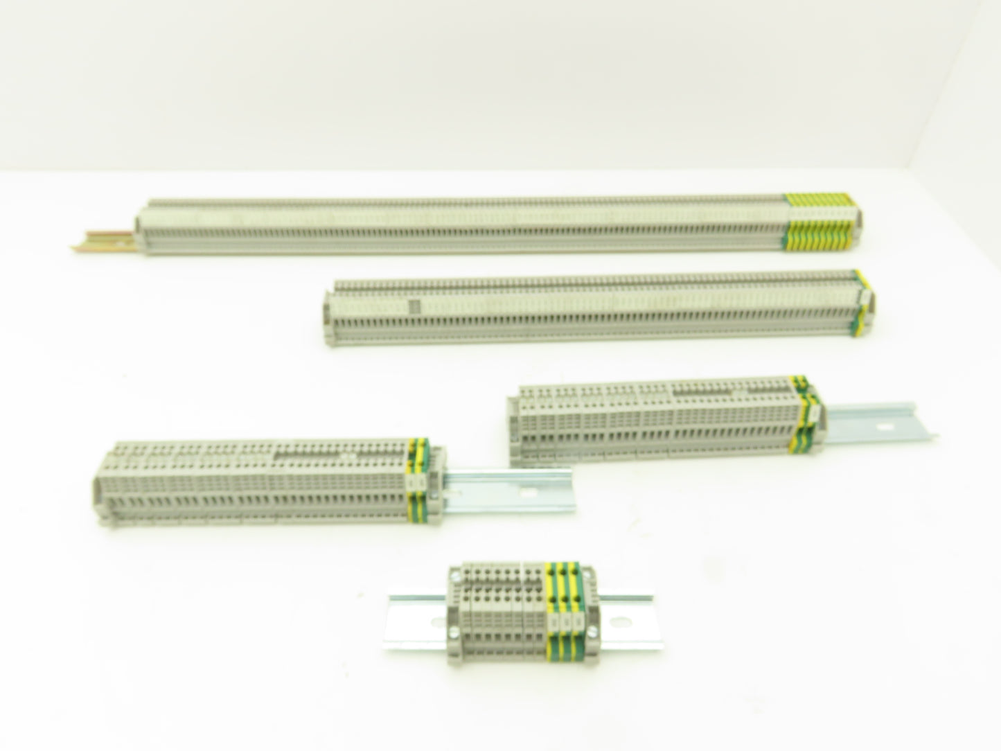 Allen Bradley 1492-W3 1492-WG4 Terminal DIN Rail 22-12AWG 2-Pole Lot of 296