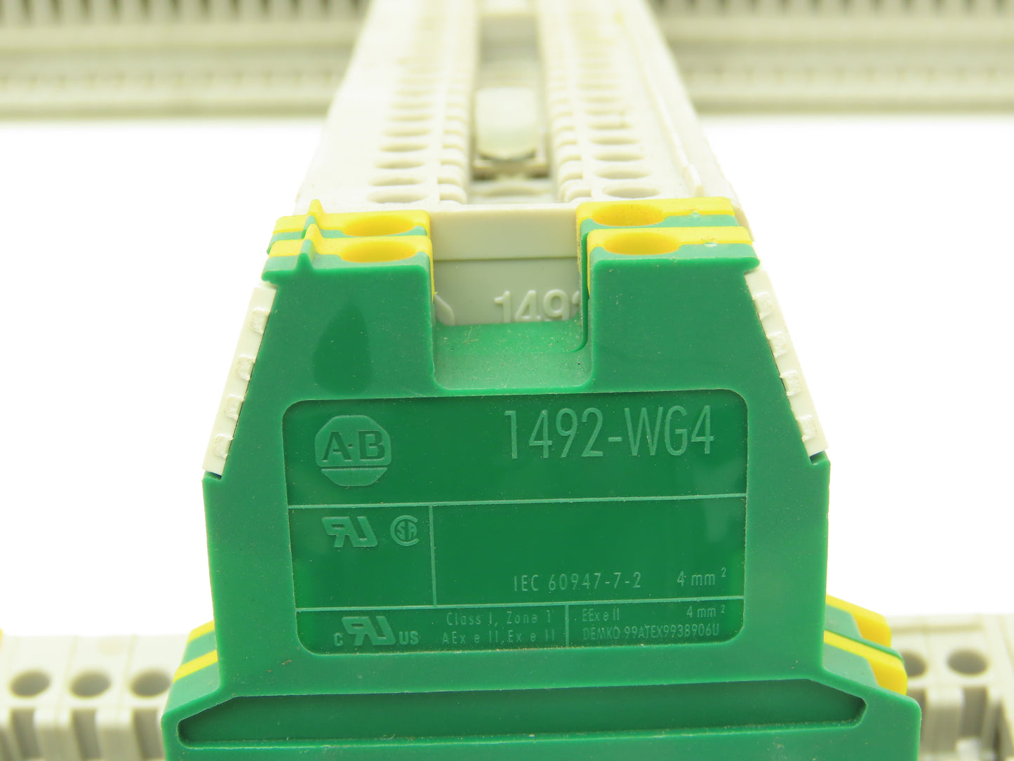 Allen Bradley 1492-W3 1492-WG4 Terminal DIN Rail 22-12AWG 2-Pole Lot of 296
