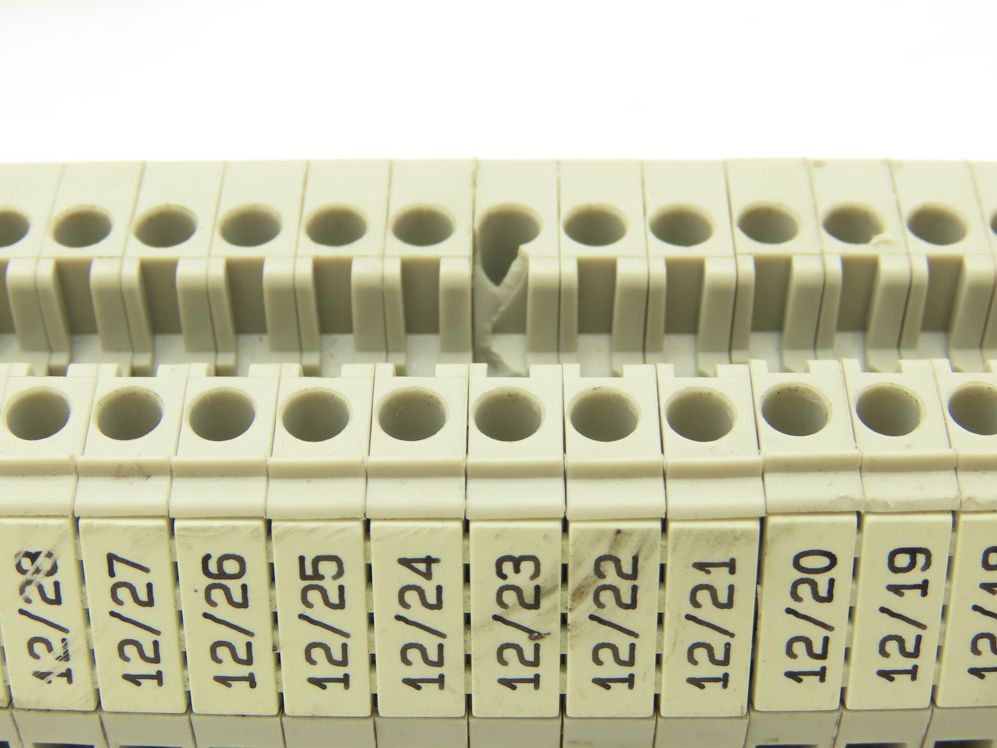 Allen Bradley 1492-W3 1492-WG4 Terminal DIN Rail 22-12AWG 2-Pole Lot of 296