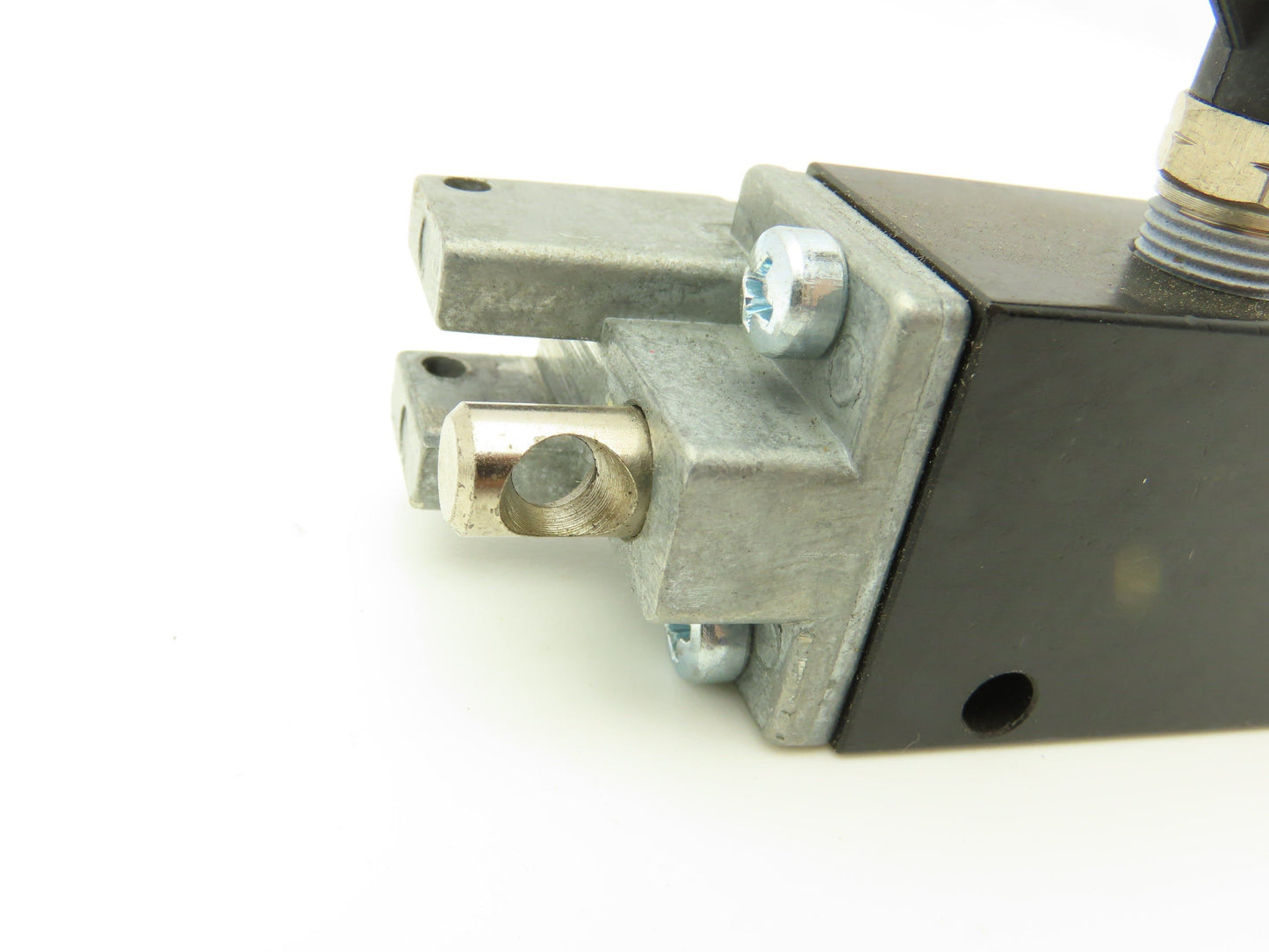 Fabco Air 18HL-4 Manual Pneumatic Control Valve 5/2 Type 1/8" NPT Spool Lot of 2