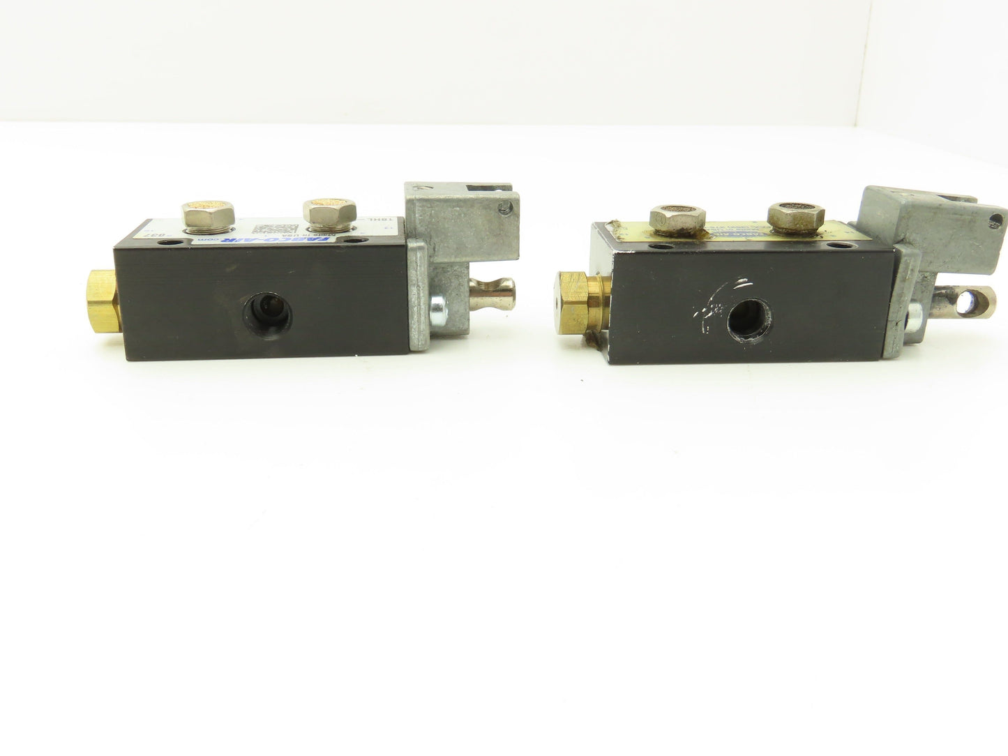 Fabco Air 18HL-4 Manual Pneumatic Control Valve 5/2 Type 1/8" NPT Spool Lot of 2