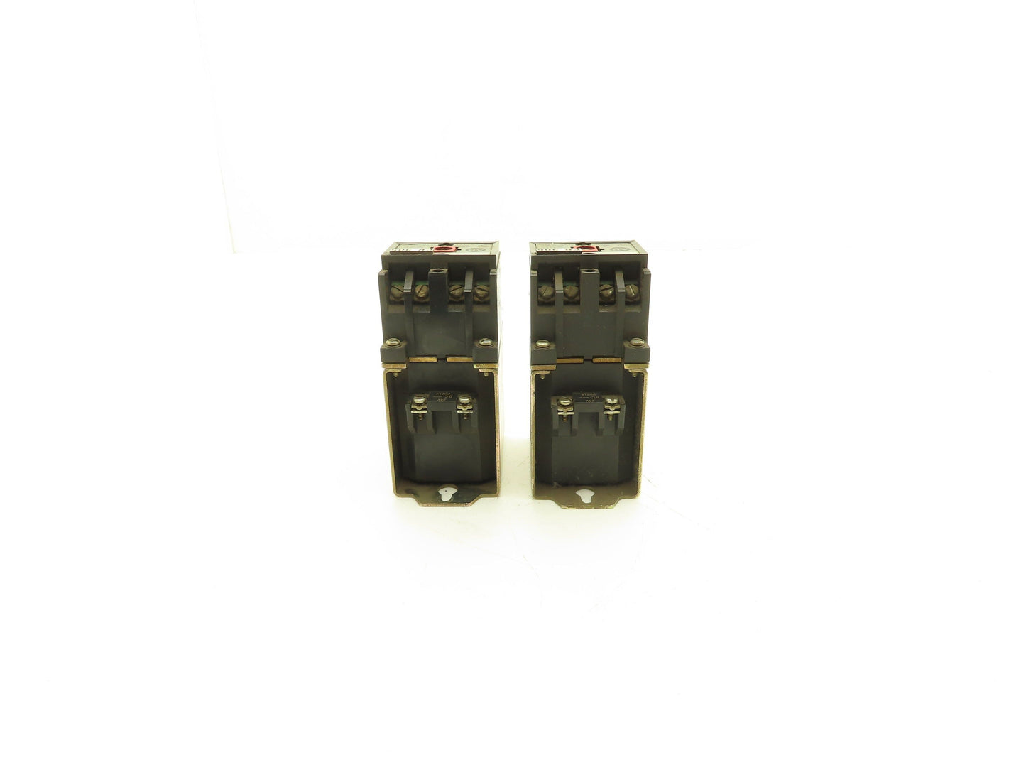 Allen Bradley DC Relay 24VDC Coil Series A Lot Of 2