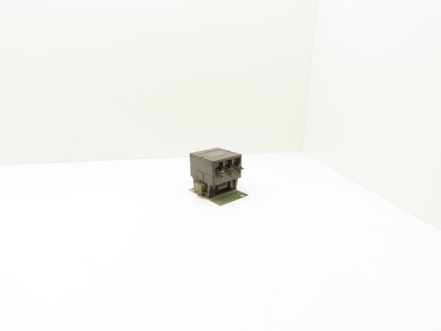 Lincoln Electric ACC730-8029B Contactor 120VAC Coil  3-Pole