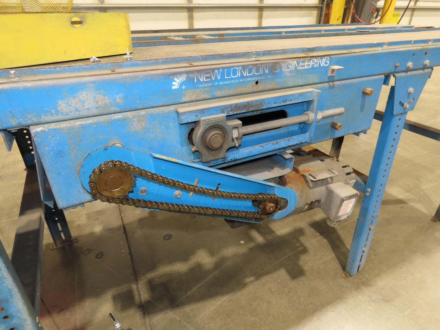 New London Engineering 12"x 11' Double Belt Conveyor 2-Way Center Drive 30 FPM