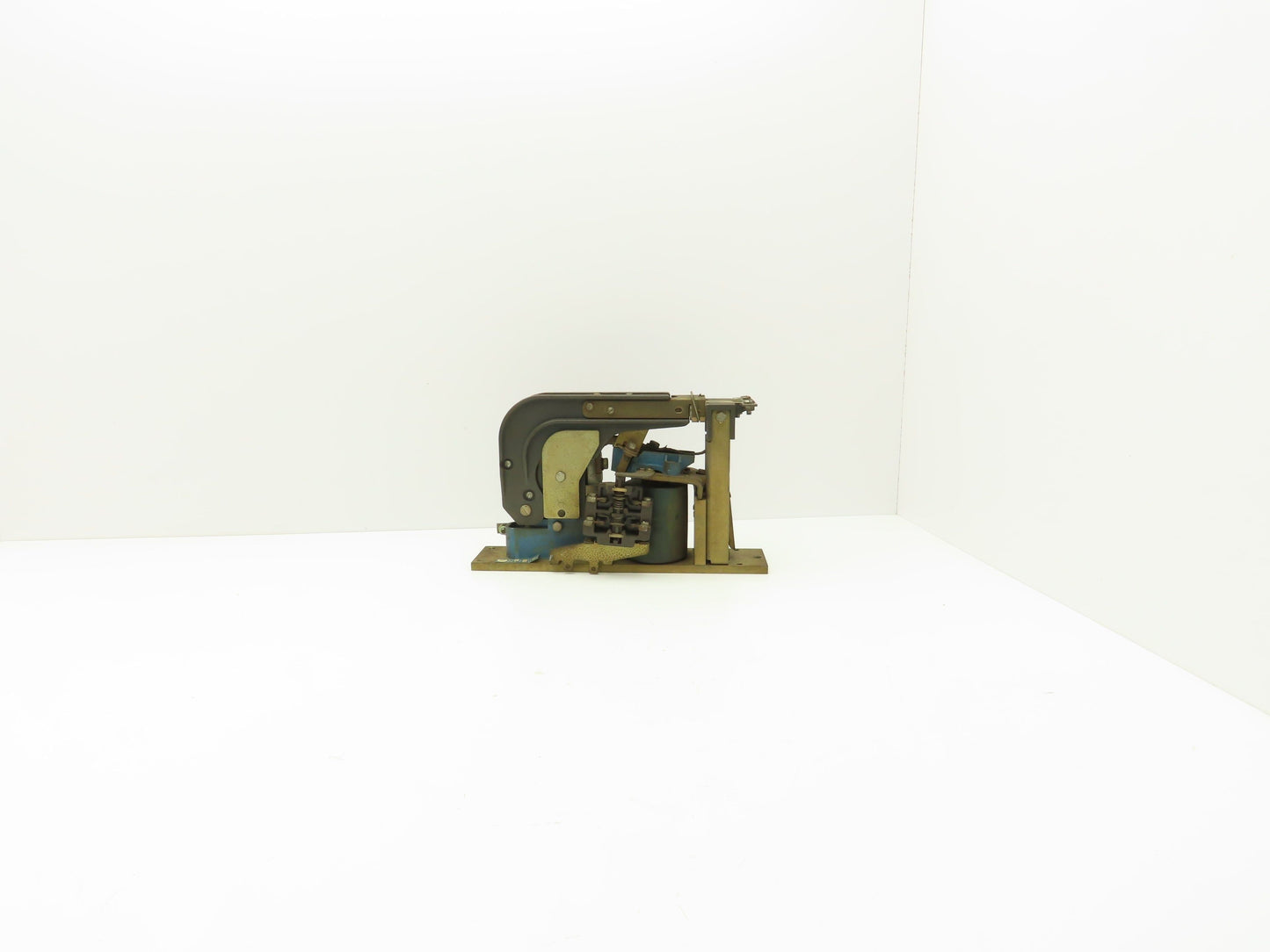 Challenger 74U13 DC Contactor Bulletin 7400