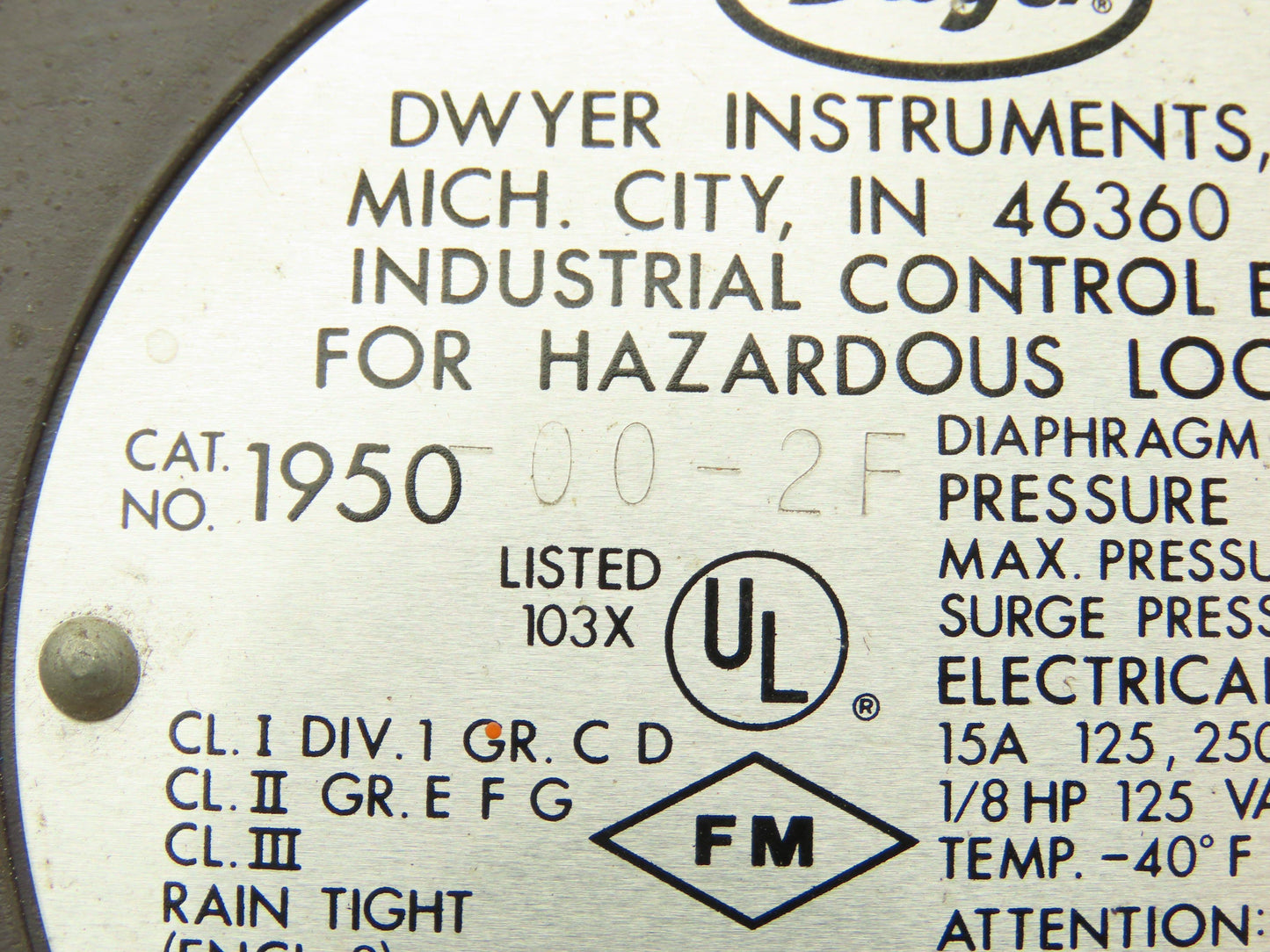 Dwyer 1950-00-2F Explosion-Proof Differential Pressure Switch