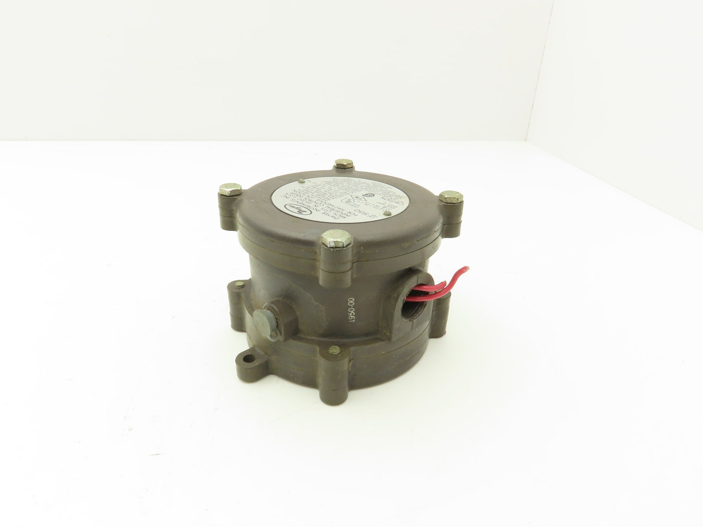 Dwyer 1950-00-2F Explosion-Proof Differential Pressure Switch