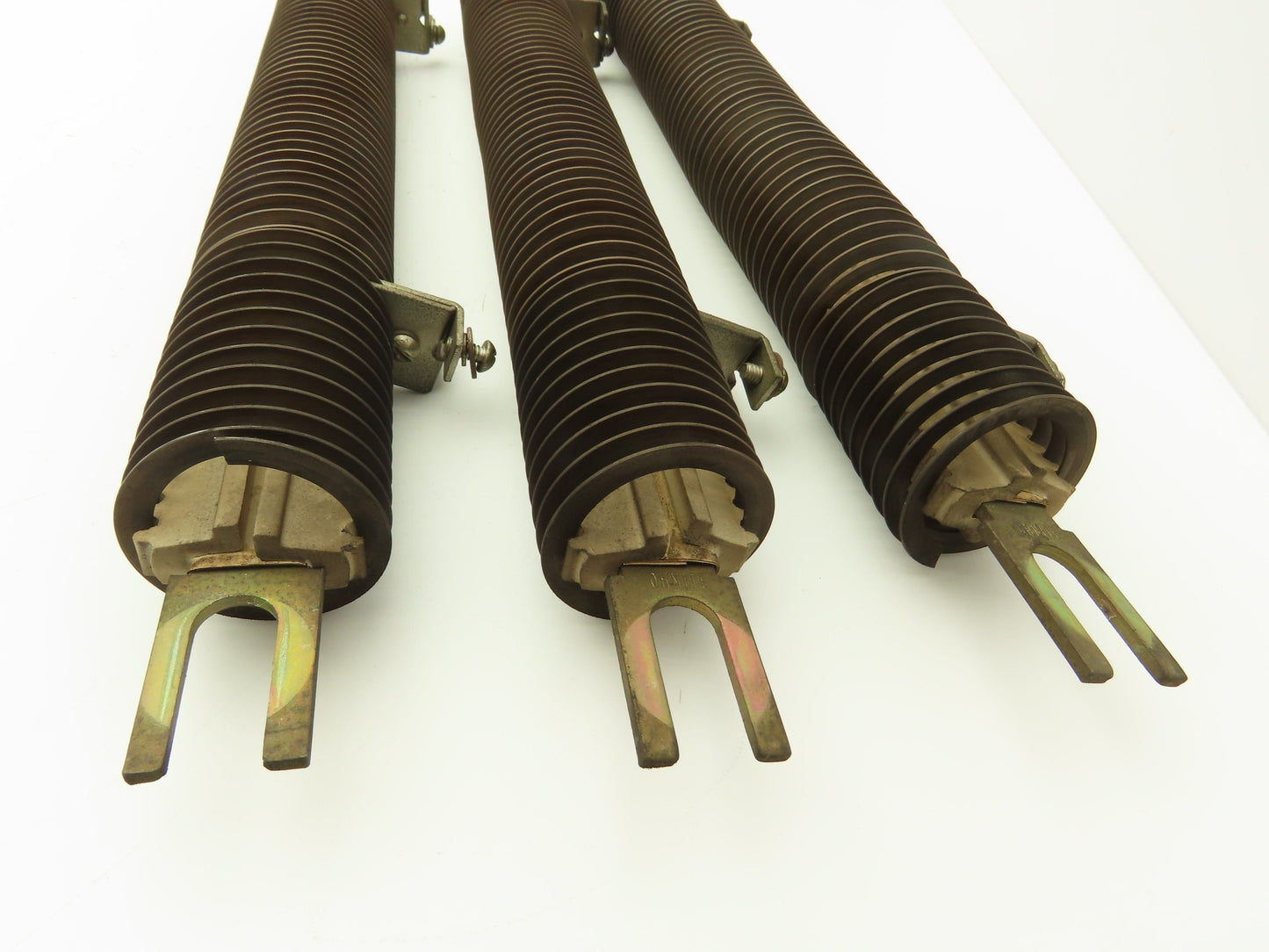 Ohmite 2313 Power Rib Resistor 1.6O Chassis Mount Wire Wound Lot of 3