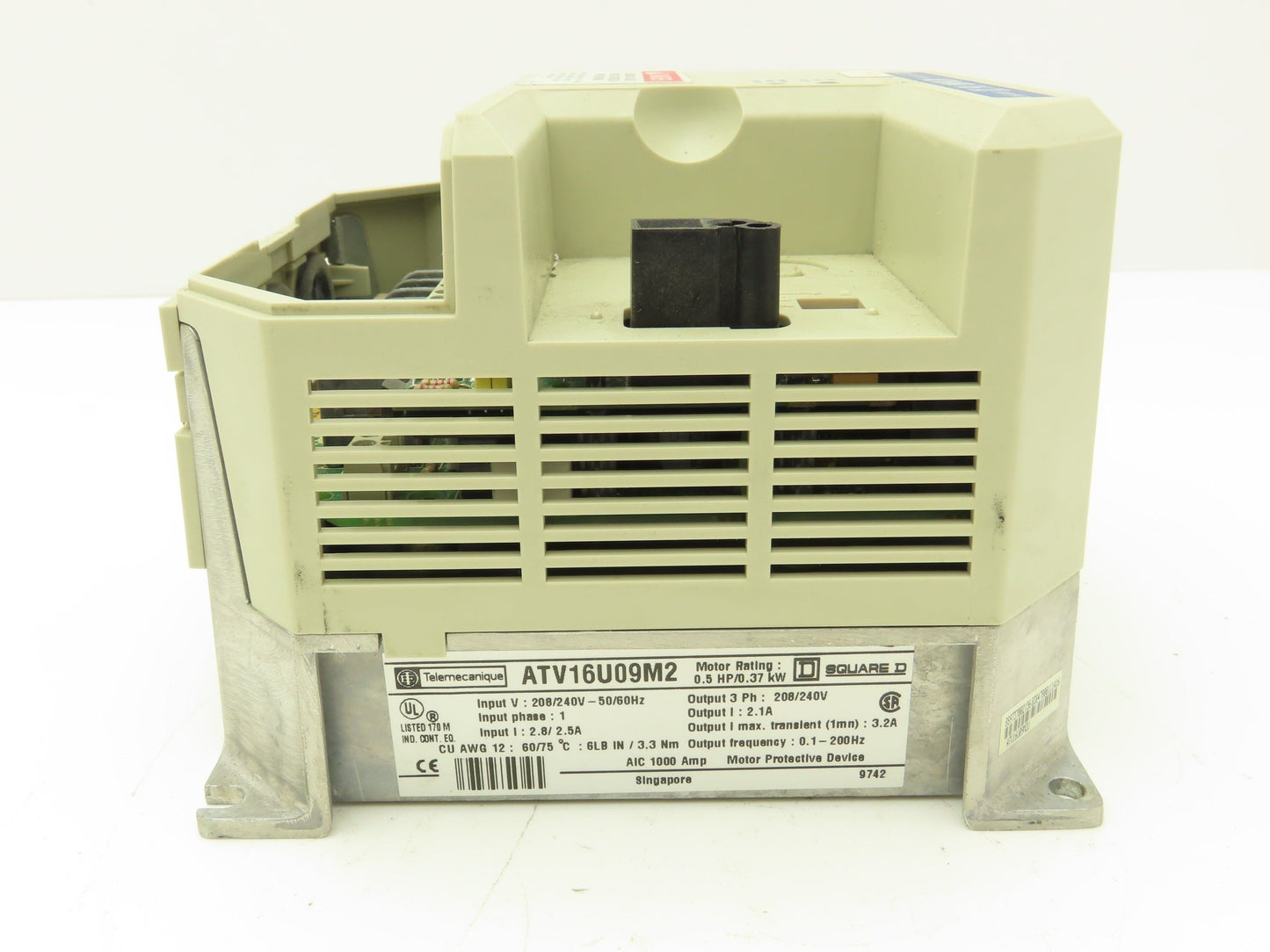 ATV16U09M2 Altivar 16 1PH In 3PH Out 0.5HP 208/240VAC 0.1-200Hz No Front Panel