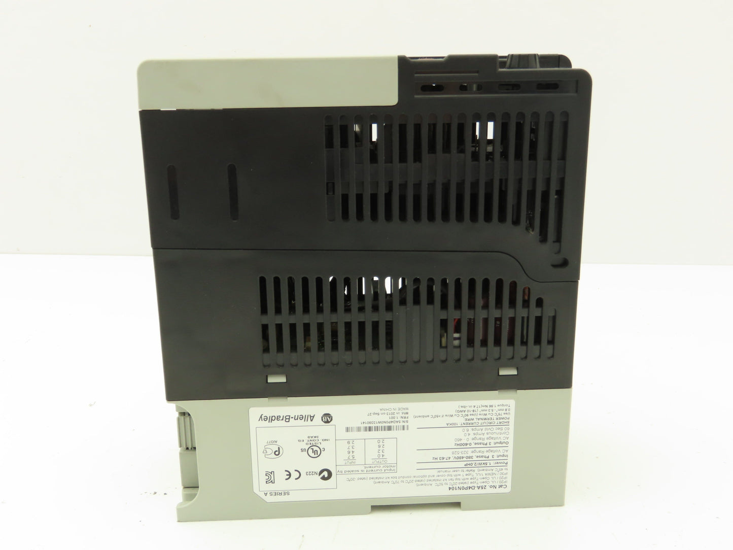 Allen Bradley 25A-D4P0N104 PowerFlex 523 VFD 3PH 480VAC 0-600Hz 4A 2HP
