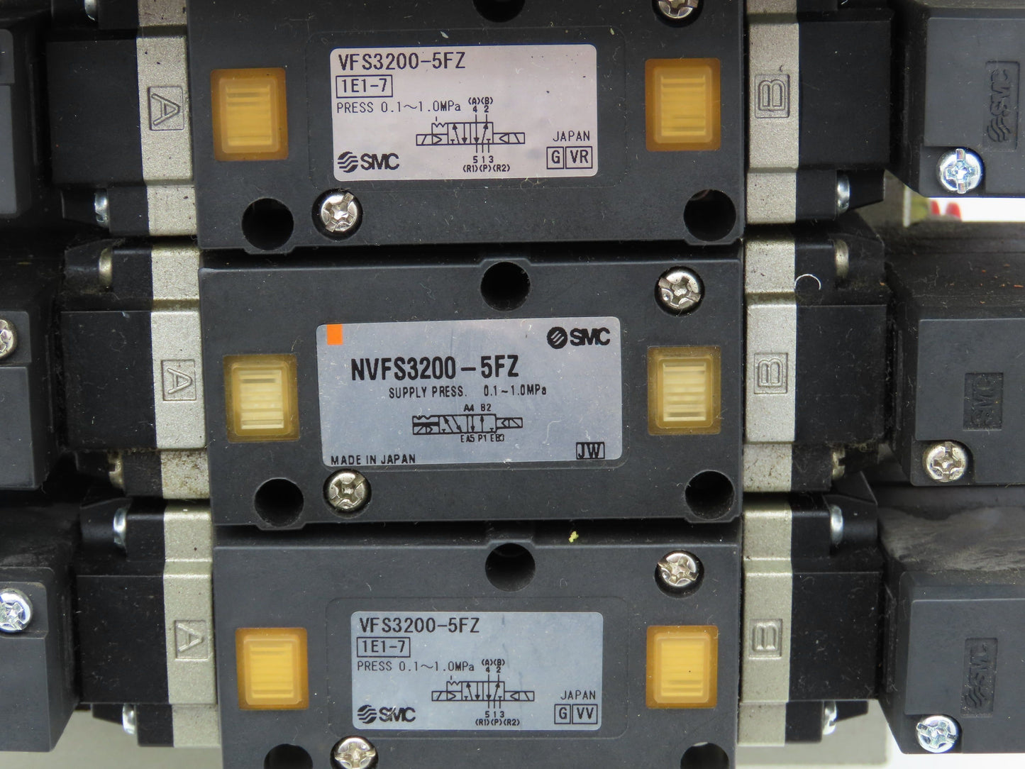 SMC NVV5FS3 Pneumatic 7-Station Manifold 5/2 | 5/3 Solenoid Valves 24VDC