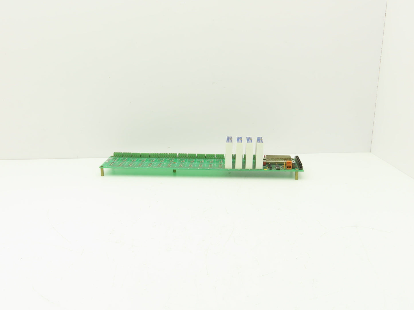 IOTech 1060-4010 Circuit Board 15 Slot SCM5B41-02 Analog Voltage Input Modules