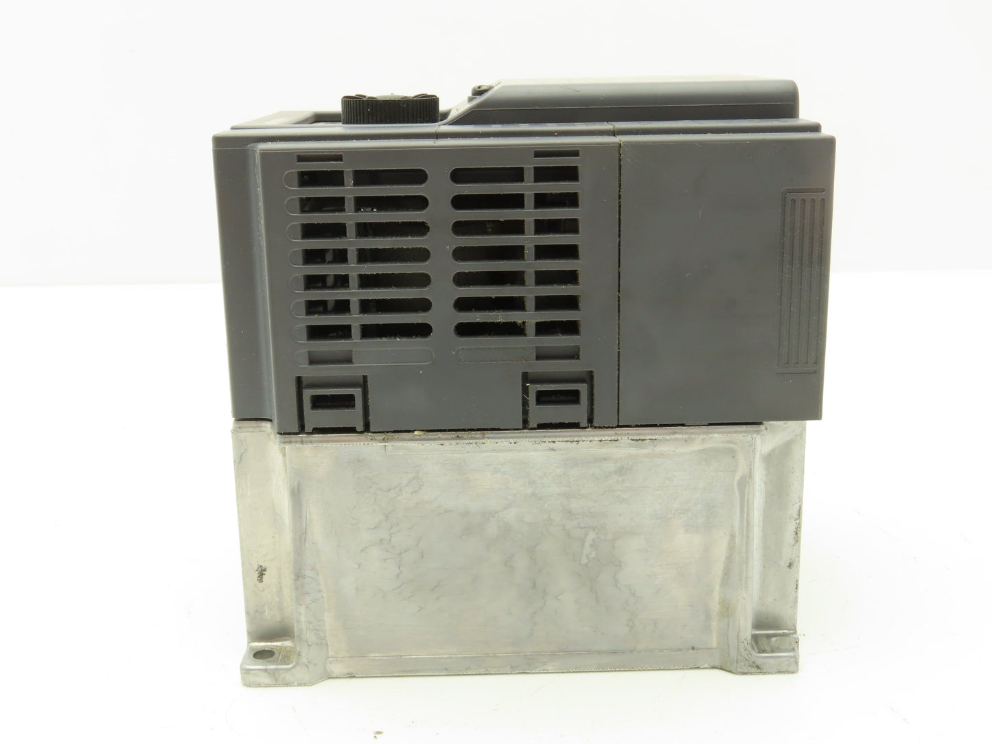 Mitsubishi Electric FR-D740-012-NA AC Drive Inverter VFD 3PH .2-400Hz 480V 1.2A