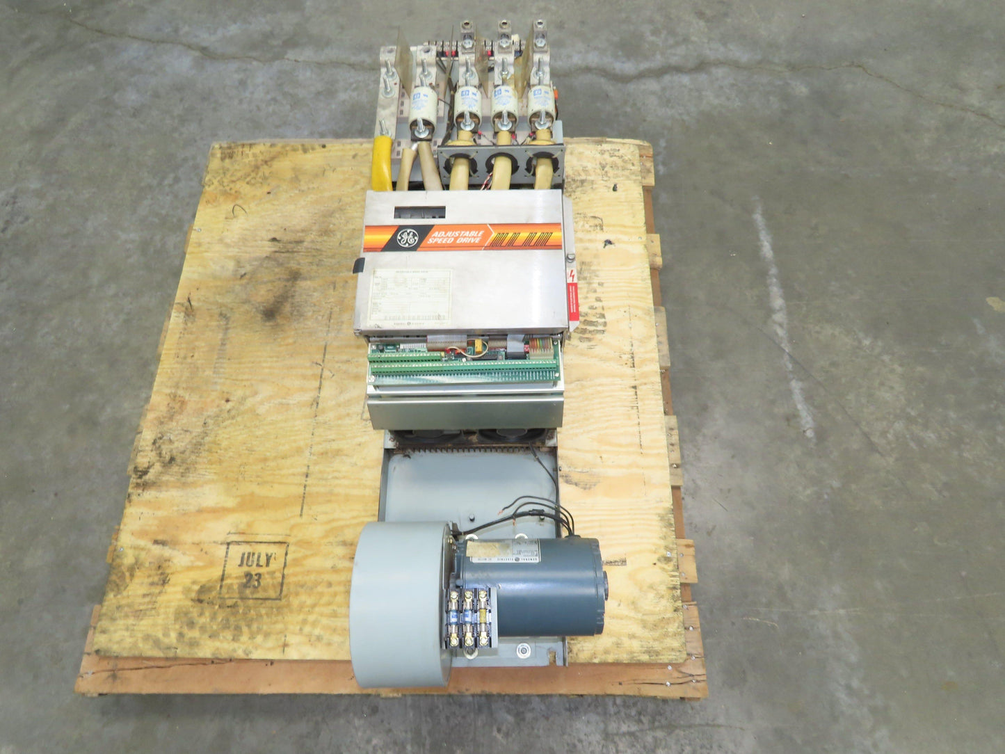 General Electric Adjustable Speed Drive 50Hp 3PH 340VAC 345A