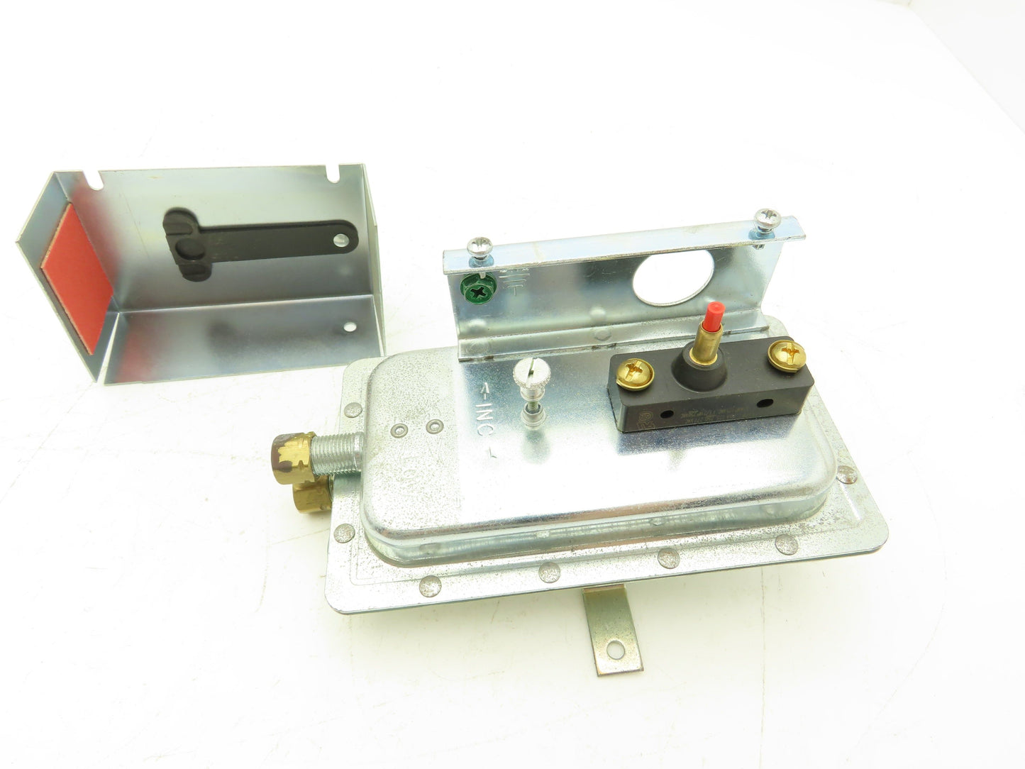 Cleveland Controls AFS-460 Adjstble Set Point Pressure Sensing Switch Man Reset