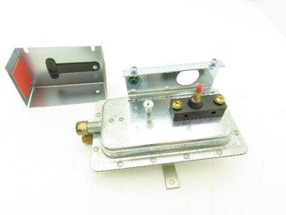 Cleveland Controls AFS-460 Adjstble Set Point Pressure Sensing Switch Man Reset