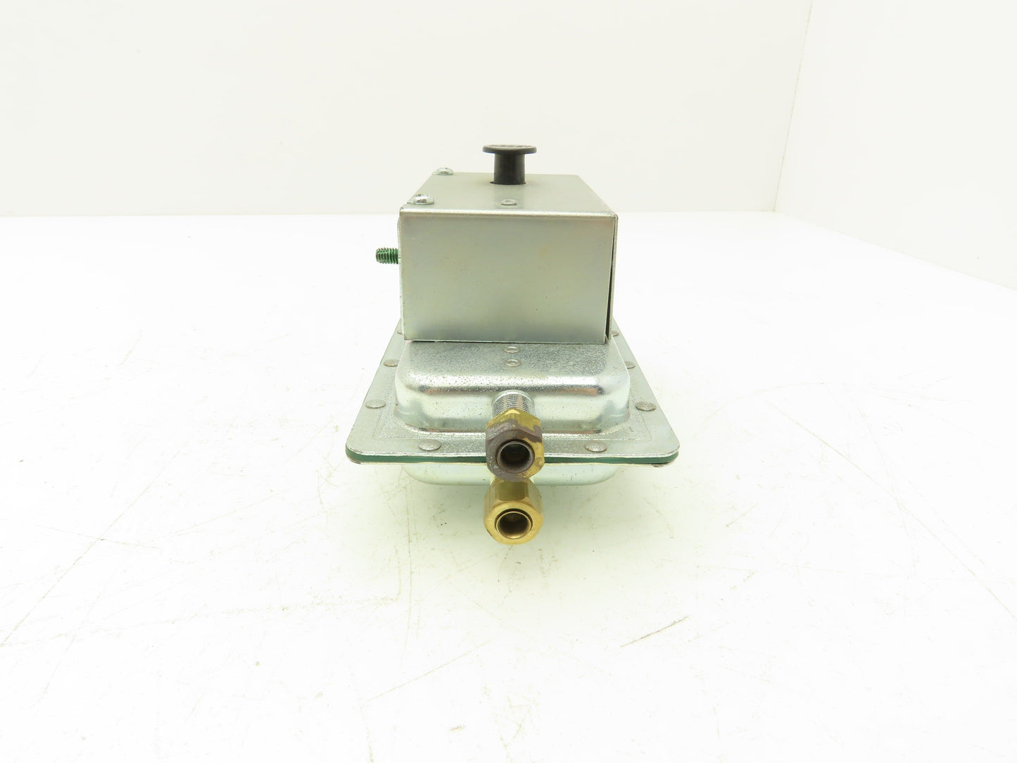 Cleveland Controls AFS-460 Adjstble Set Point Pressure Sensing Switch Man Reset