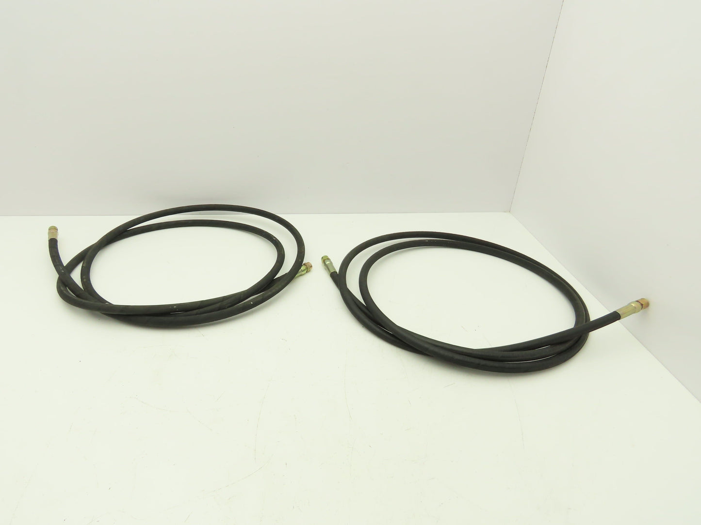 Manuli Harvester 2T 0.25" x 10' Hydraulic Hose 5000 PSI 1/8NPT Female Lot of 2