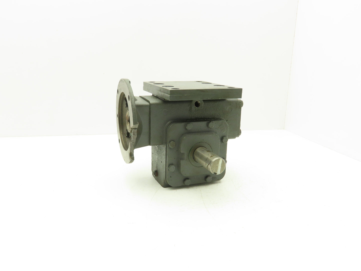 Winsmith 924MDN Gearbox 30:1 Reducer 58 RPM Dual Shaft 143/145TC *Broken Flange*