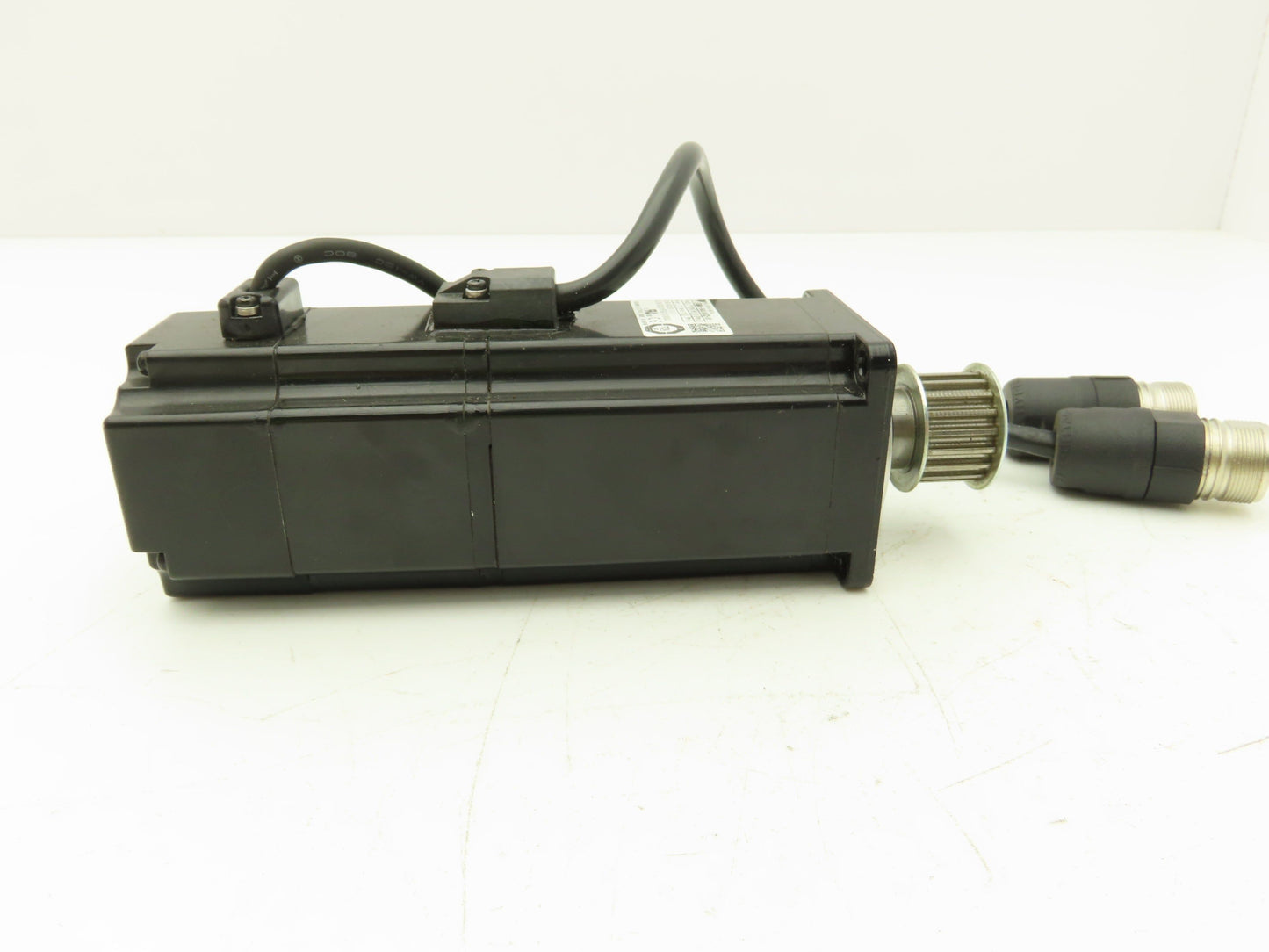 Omron Yaskawa SGMAH-04A1A6CD-0Y AC Servo Motor 200V