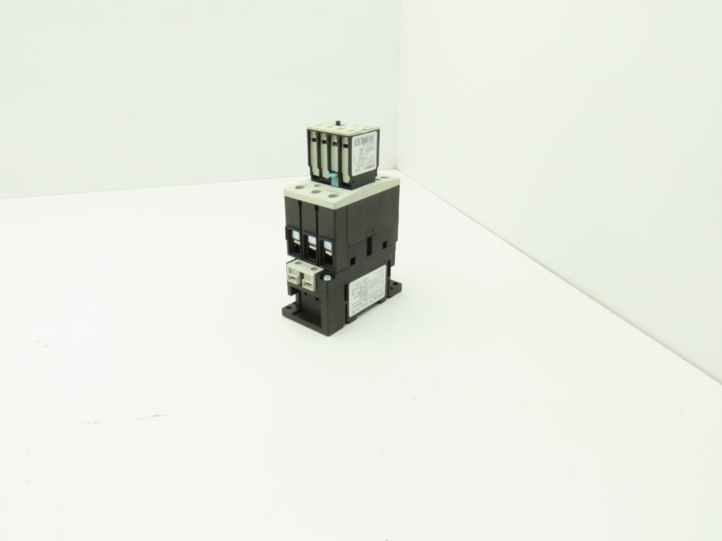 Siemens 3RT1034-1AK64 Motor Starter Contactor 600VAC 45A 18.5kW 3PH 30HP