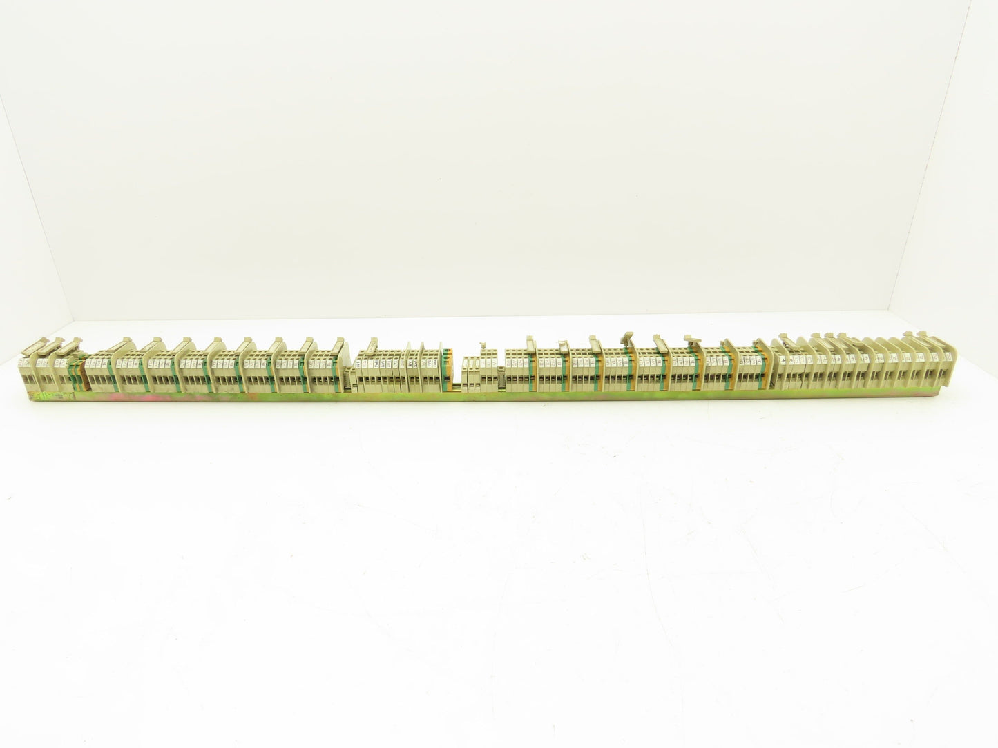 Weidmuller SAK 4mm² 36A Terminal Fuse DIN Rail 40" Lot of 136