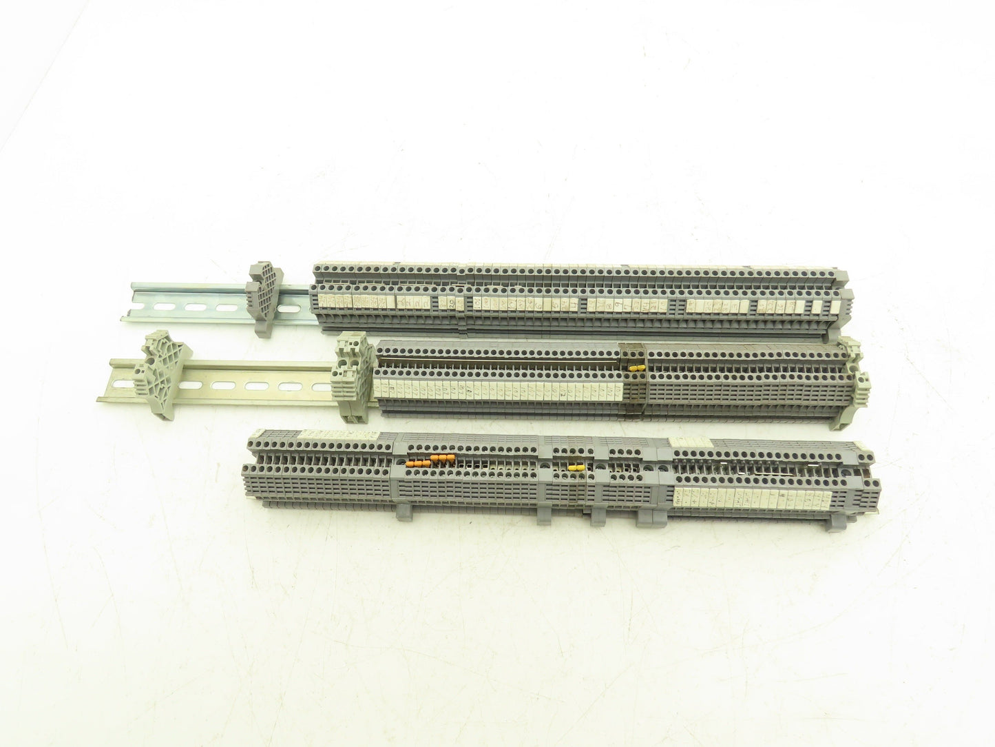 MI Euro 2.5mm² 20A Terminal 600V 24-12AWG DIN Rails Lot of 185