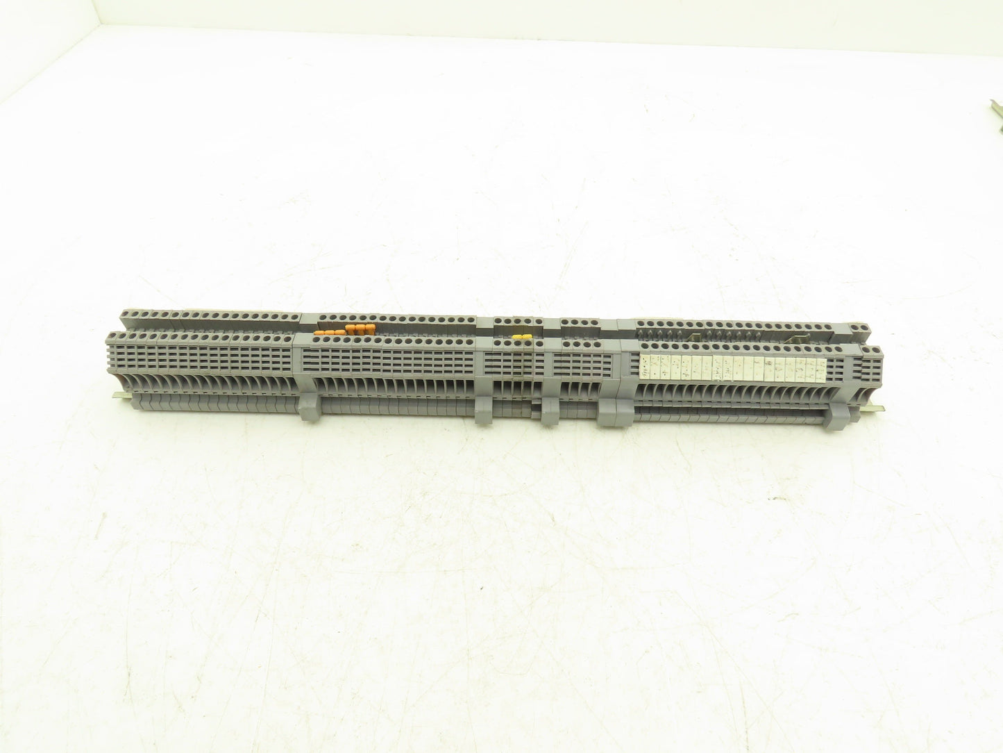 MI Euro 2.5mm² 20A Terminal 600V 24-12AWG DIN Rails Lot of 185