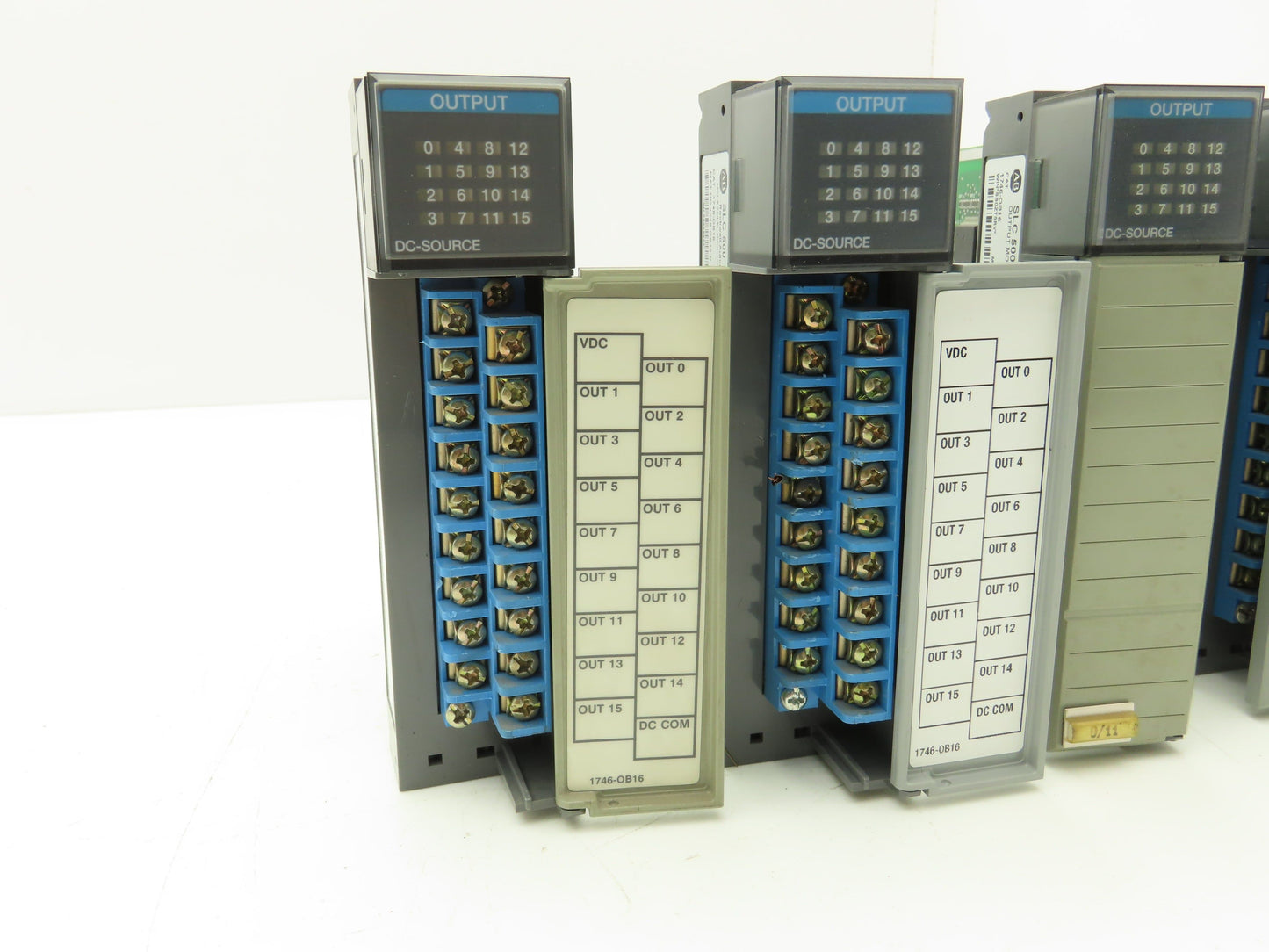 Allen Bradley 1746-OB16 SLC 500 Output Module Series C, D Broken Door Lot of 8
