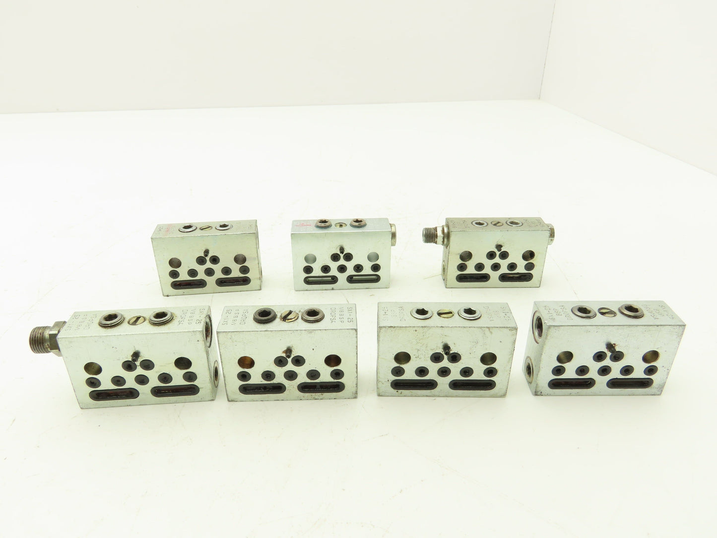 DropsA SX1-25 Modular Lubricator Divider Valve Block 1/8" BSP Lot of 7