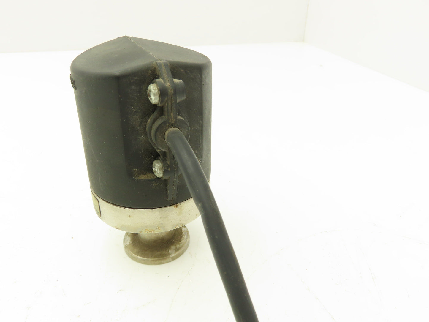 Oerlikon Leybold Vacuum Transducer 1-200mbar 12-30V