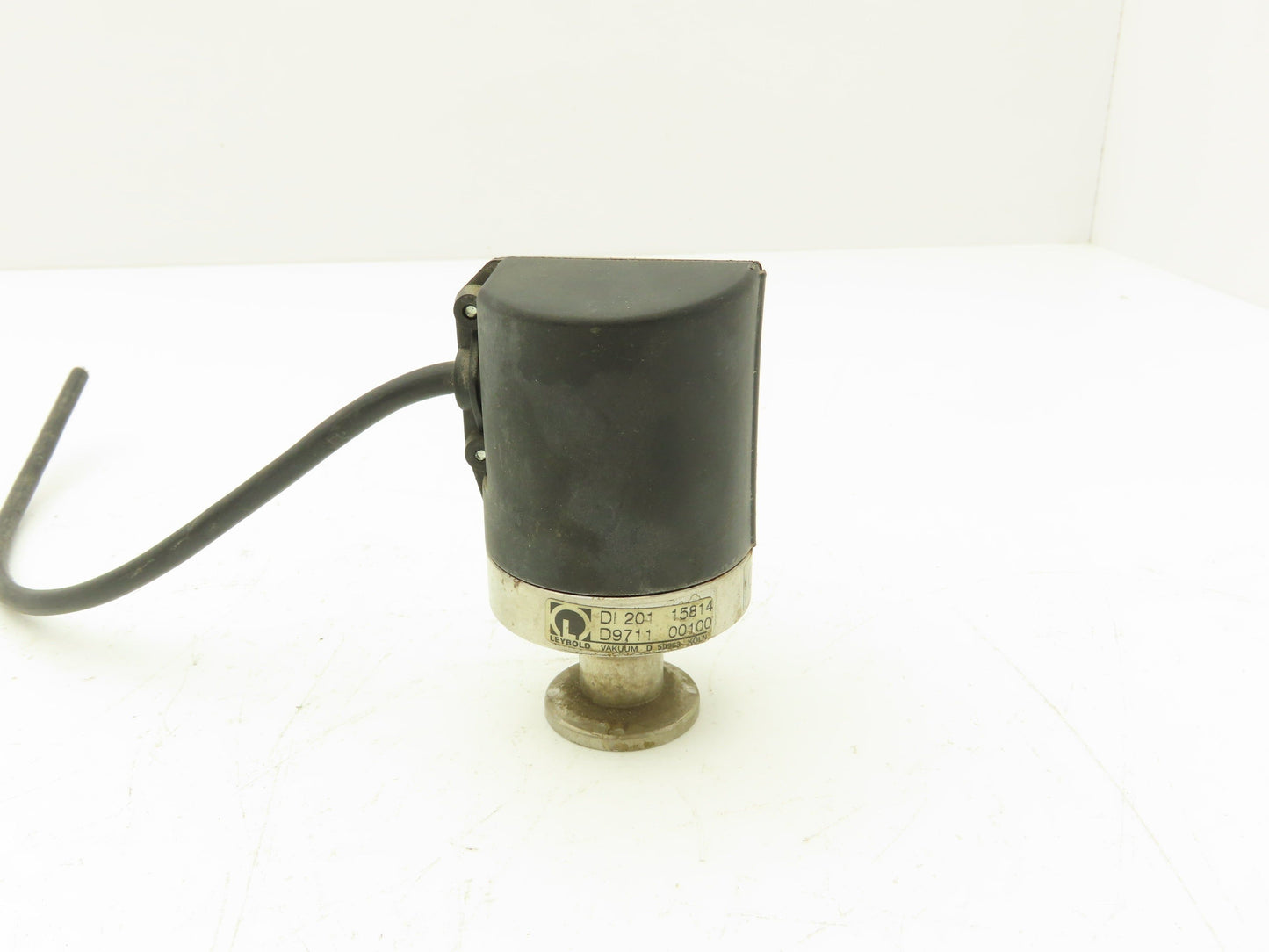 Oerlikon Leybold Vacuum Transducer 1-200mbar 12-30V