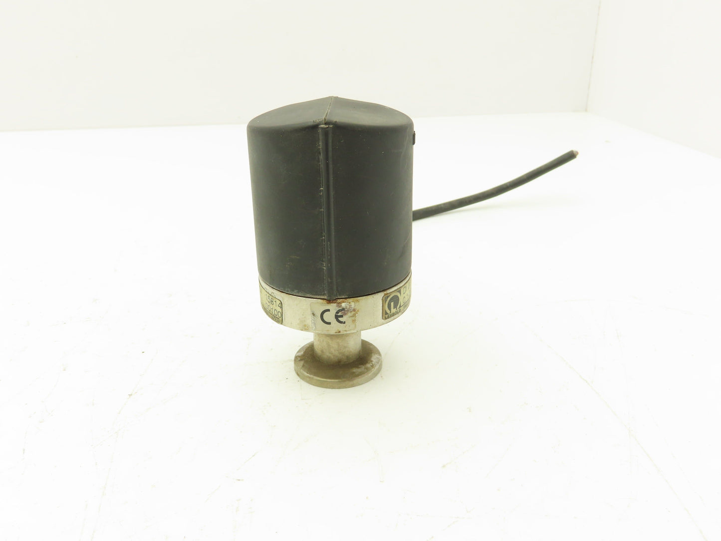 Oerlikon Leybold Vacuum Transducer 1-200mbar 12-30V