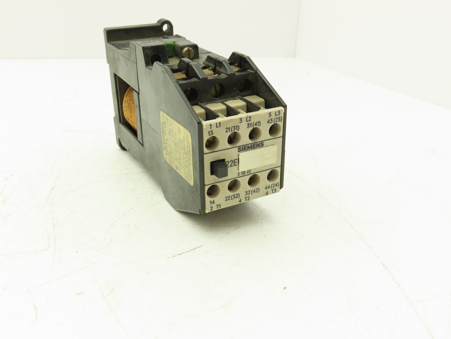 Siemens 3TB43 17-0B Contactor 600VAC 30A 11kW 3PH 15HP 24VDC Coil