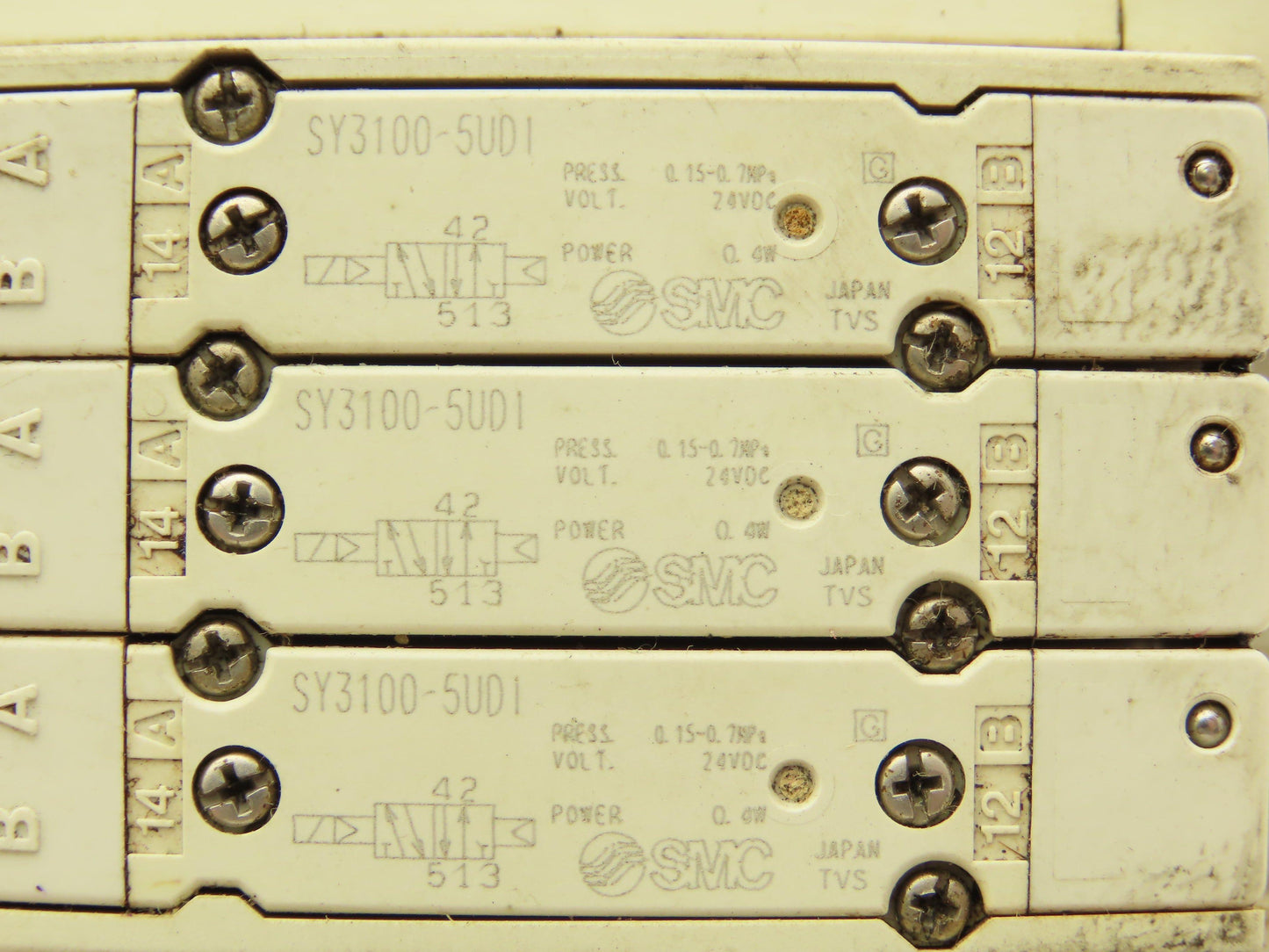 SMC SY3100-5UD1 Solenoid Valves 2 Pos 5 Port 24VDC 20-Pin Terminal Junction Box